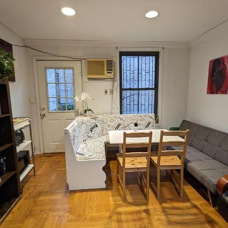 Fawlty Towers In Williamsburg Apartment นิวยอร์ก ภายนอก รูปภาพ