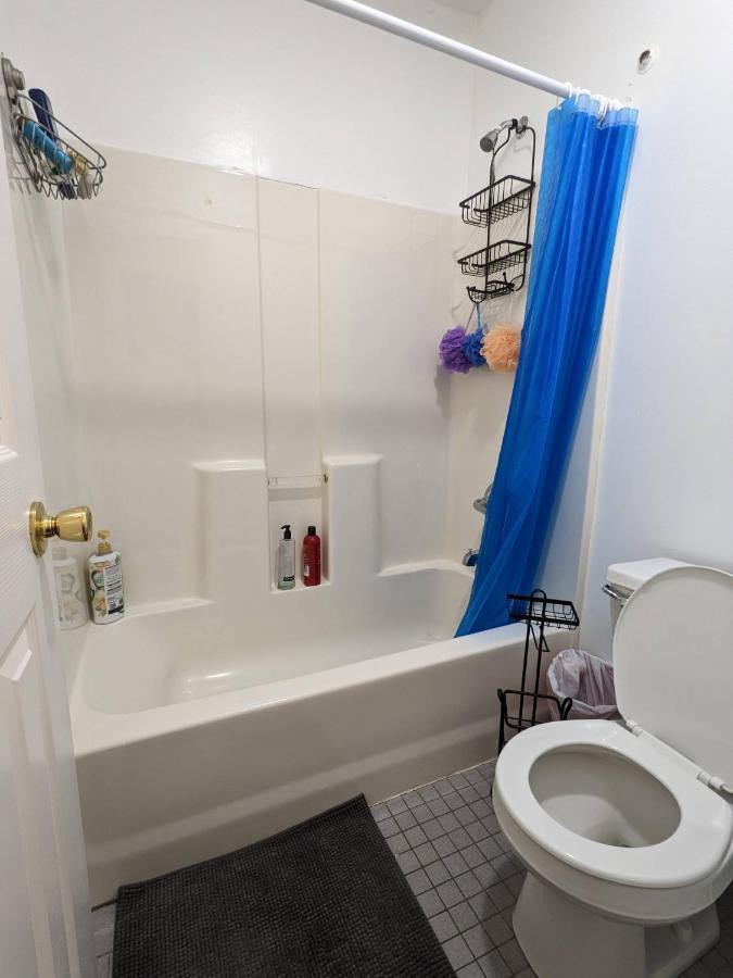 Fawlty Towers In Williamsburg Apartment นิวยอร์ก ภายนอก รูปภาพ